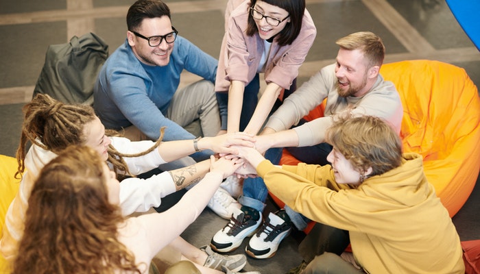 Razones para redescubrir la formación presencial en coaching